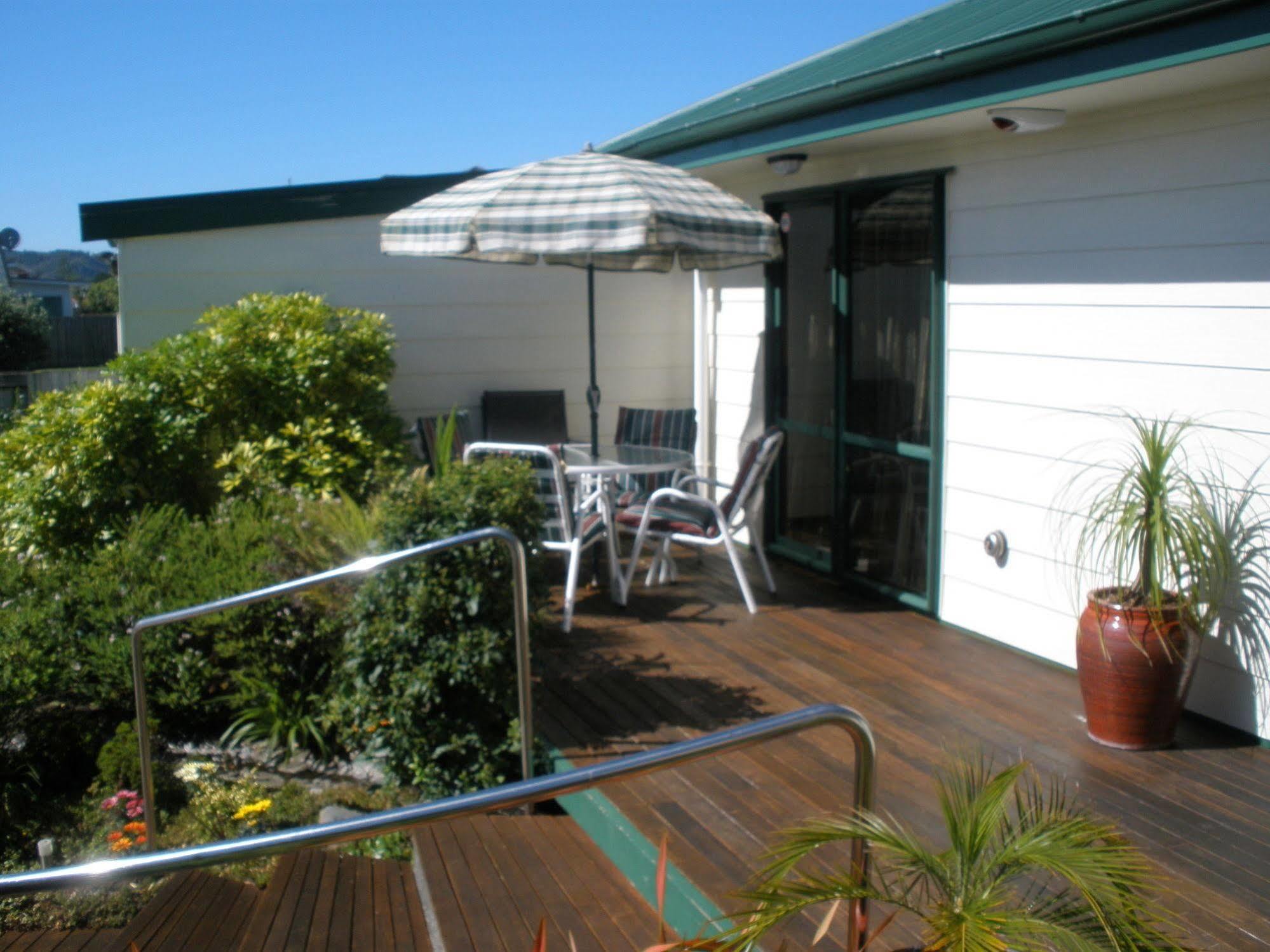 Andrea'S Bed & Breakfast Whitianga Exterior photo